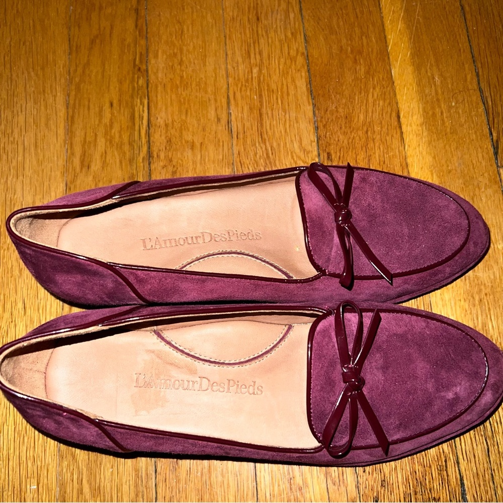 L'AmourDesPieds Women's Suede Loafers in Burgundy with Bow Trim
